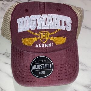 NWT Hogwarts Alumni Cap in Burgundy and Gold